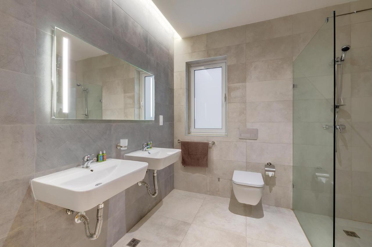 Superlative Apartment With Valletta And Harbour Views Sliema Exterior foto