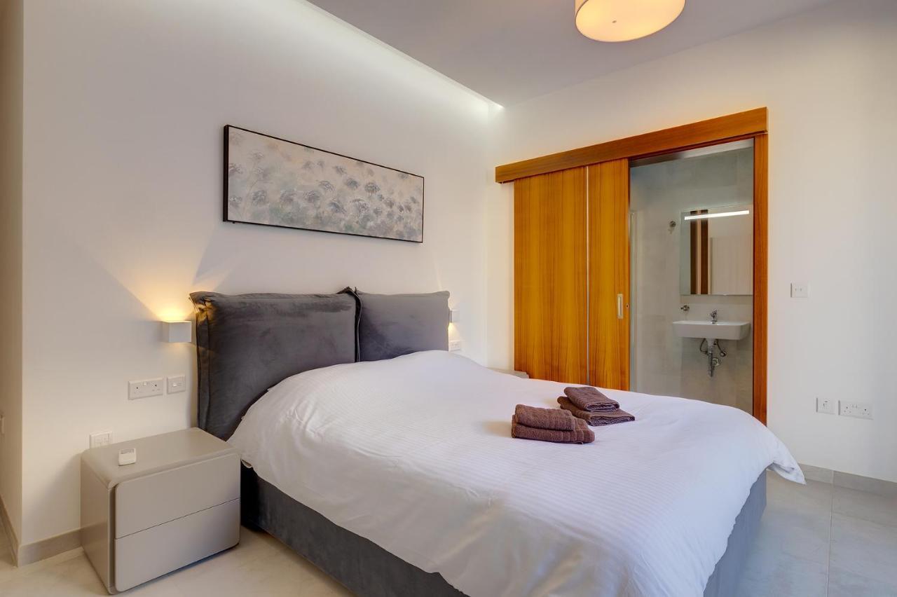 Superlative Apartment With Valletta And Harbour Views Sliema Exterior foto