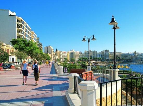 Superlative Apartment With Valletta And Harbour Views Sliema Exterior foto